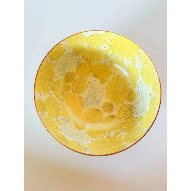 Early 20th Century Japanese Kutani Chrysanthemum Porcelain Bowl, Signed For Sale In Dallas - Image 6 of 6