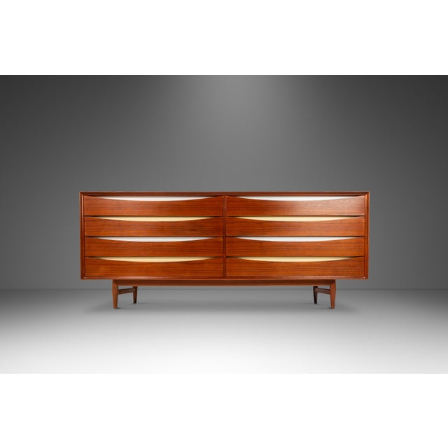 Sibast Møbler Danish Mid-Century Modern 8-Drawer 'Triennale' Mod. L-32-6 Dresser / Credenza in Teak, by Arne Vodder for Sibast Mobler, Denmark, C. 1950s For Sale - Image 4 of 12