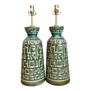 Vintage Mid-Century Modern Green Textured Ceramic Table Lamps - a Pair For Sale