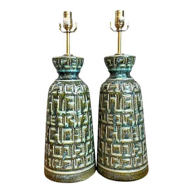 Vintage Mid-Century Modern Green Textured Ceramic Table Lamps - a Pair For Sale