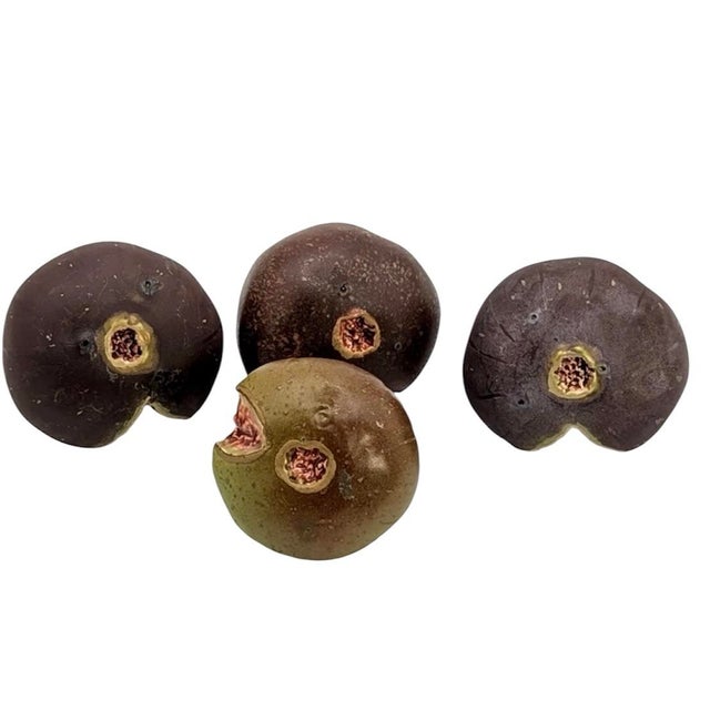 Figurative Vintage English Penkridge Ceramics Trompe l'Oeil Purple & Green Split Fig Fruit Life / Full Size Figure Objects, a Set of Four For Sale - Image 3 of 6