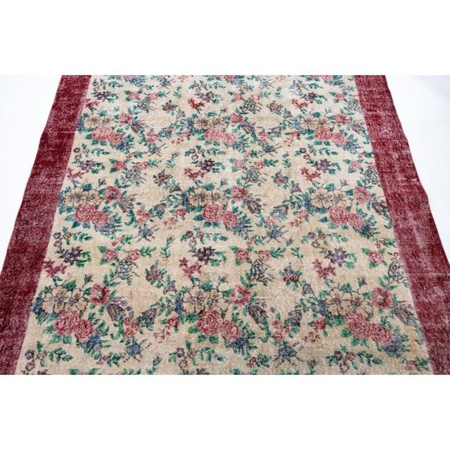 Mid-Century Vintage Turkish Rose Floral Rug in Cream & Burgundy, 6’5” X 9’7 For Sale - Image 4 of 10