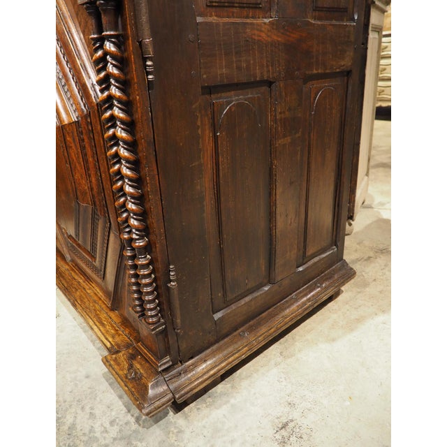 Early 18th Century Antique Carved Oak Homme Debout Malouin Cabinet From St. Malo, France, C. 1700 For Sale - Image 5 of 12