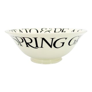 2011 2012 Emma Bridgewater Black Toast & Marmalade 9" Serving Vegetable Bowl - 2 Available For Sale