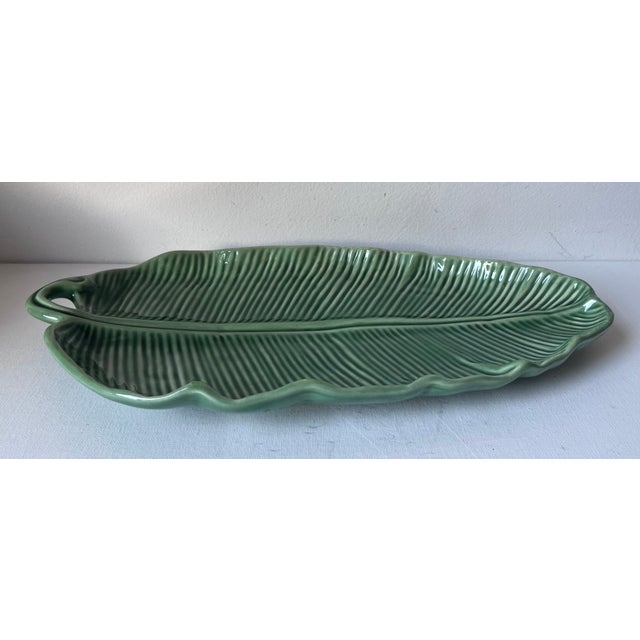 Bordallo Pinheiro Vintage Bordallo Pinheiro Green Banana Leaf 15" Platter For Sale - Image 4 of 10