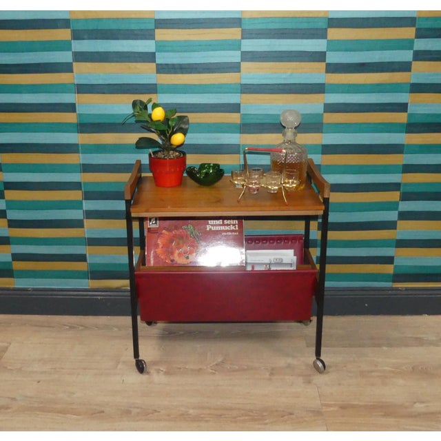 Elegant Small bar or magazine trolley A fine, multifunctional piece of furniture, both attractive and practical! Timeless...