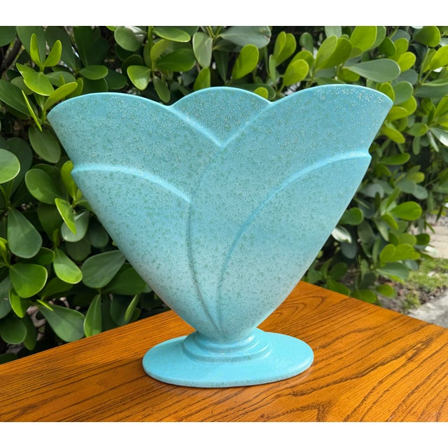 Vintage Large Architectural Lotus Form Vessel by Royal Haeger For Sale In Naples, FL - Image 6 of 8