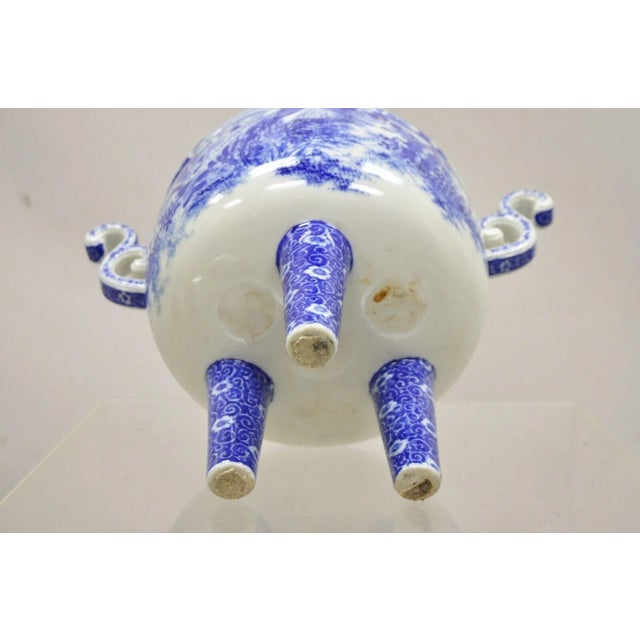 Antique 19th Century Blue and White Chinese Porcelain Footed Incense Burner For Sale - Image 10 of 12