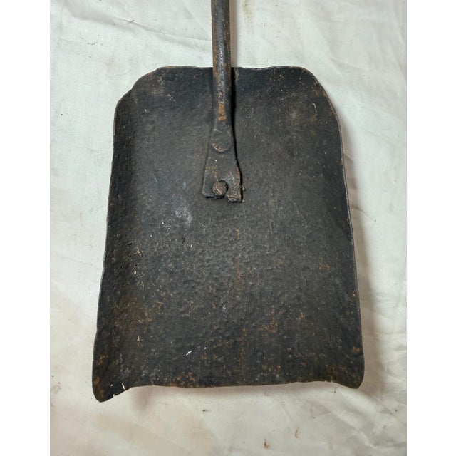 Antique 18th Century Wrought Iron Turned Brass English Fireplace Shovel Tool 13 For Sale In New York - Image 6 of 9