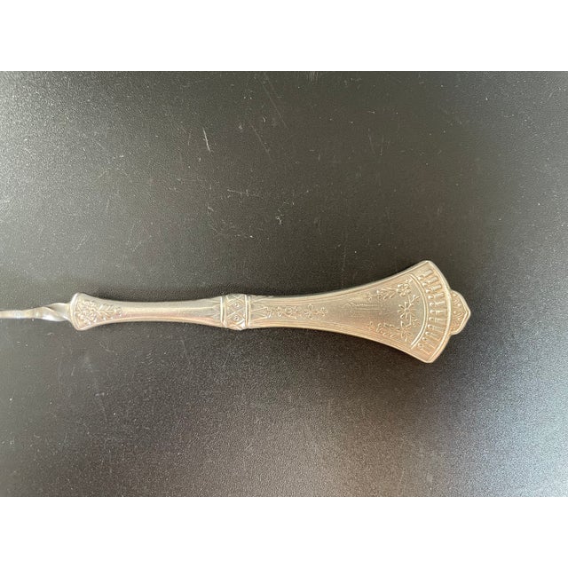Late 19th Century Antique Rogers & Bro A1 Crown 1885 Silverplate Twisted Handle Master Butter Knife With Mono "H" For Sale - Image 5 of 9