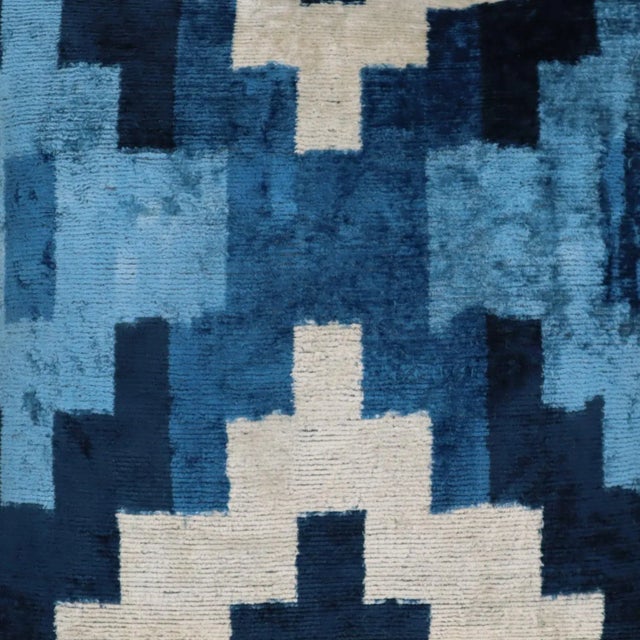 100% silk velvet material makes the throw pillows super soft and cozy with a delicate touch giving your room a more...