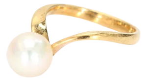 18k Yellow Gold "V" Shaped Ring Band With 8.3mm Pearl - Size 6.25