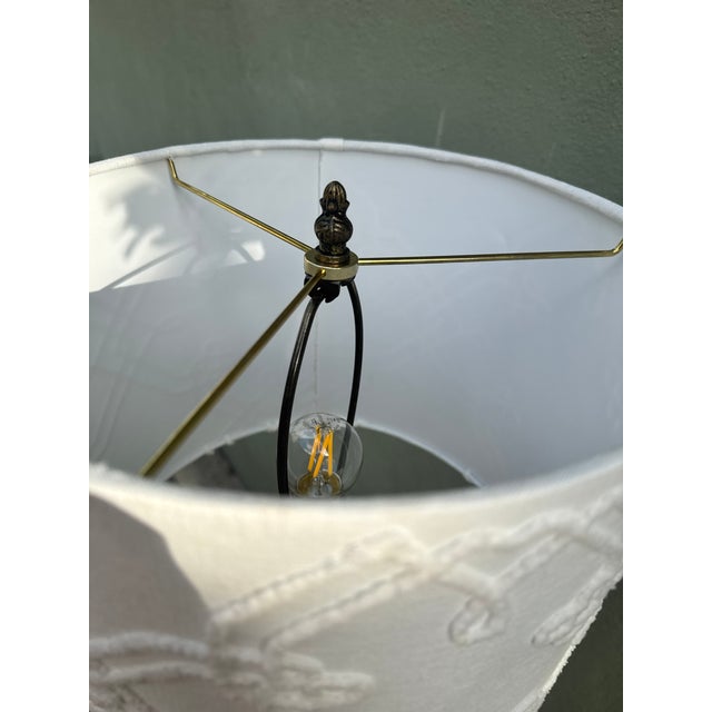 Vintage 1960s White Ceramic Shell Table Lamp — Custom Boho Shade, Coastal Hollywood Regency, Rewired For Sale - Image 4 of 7