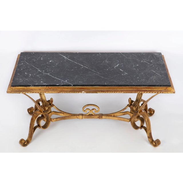 Coffee Table, 1940s, in Very Good conditions. Designed 1920 to 1949