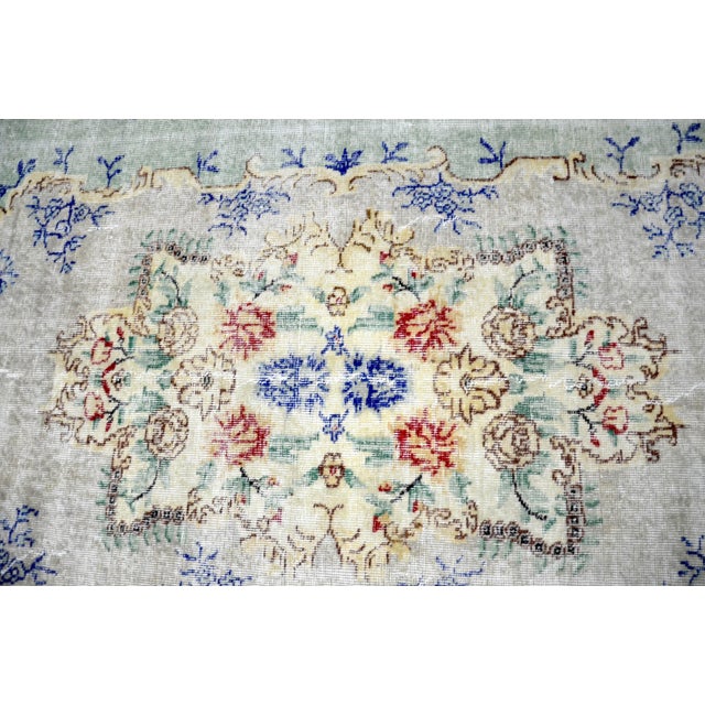 Oversize Vintage Floral Design Turkish Handmade Area Rug For Sale In Phoenix - Image 6 of 11