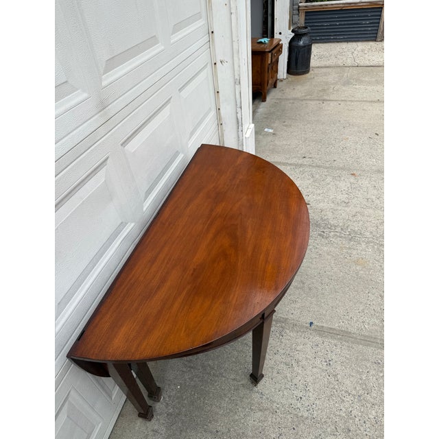 Vintage Federal Style Mahogany Gateleg Round Drop Leaf Dining Table For Sale - Image 11 of 12