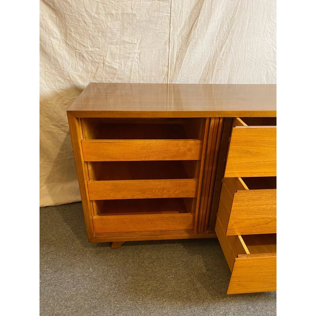 1950s Vladimir Kagan for Kagan/ Dreyfuss Credenza or Bedroom Cabinet For Sale - Image 11 of 12