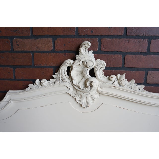 Imagine a Parisian market where you make the find of a lifetime, this bed is that find. Showcasing an enchanting nostalgia...