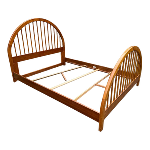 Ethan Allen Country Windsor Style Arched Wood Slatted Queen Bed Frame.
