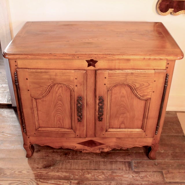Small French Provincial Elm Cabinet, 19th Century For Sale - Image 4 of 14