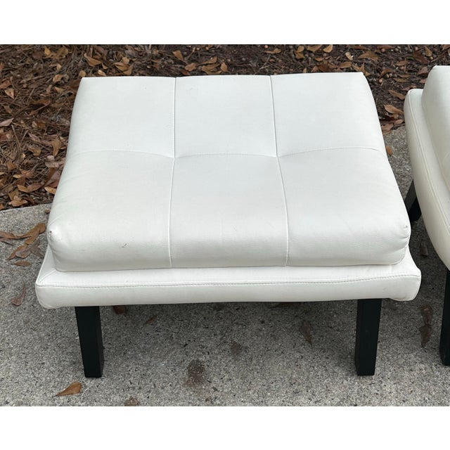 1980s Post Modern White Leather Scoop Shape Ottomans, Pair For Sale - Image 5 of 10