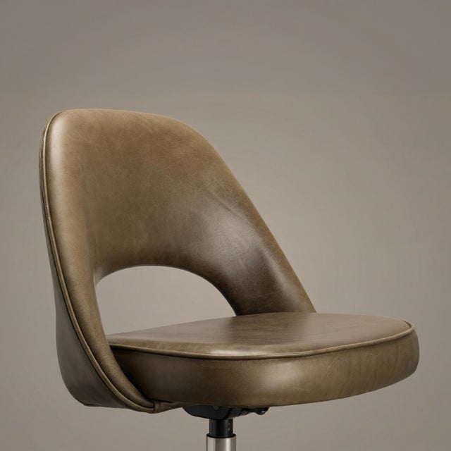 Saarinen Executive Armless Chair in Olive Italian Leather, Stainless Swivel Base For Sale - Image 9 of 10