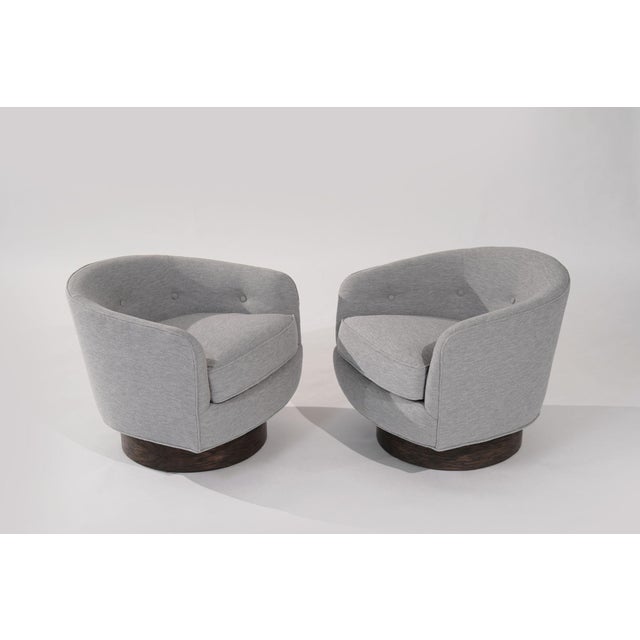 Milo Baughman for Thayer Coggin Set of 2 Swivel Tilt Lounge Chairs by Milo Baughman, Circa 1960s For Sale - Image 4 of 11