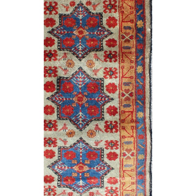 Keivan Woven Arts, Tu-Mev-3350, Vintage Mid-Century Turkish Rug - 2′4″ × 4′5″ For Sale - Image 4 of 7