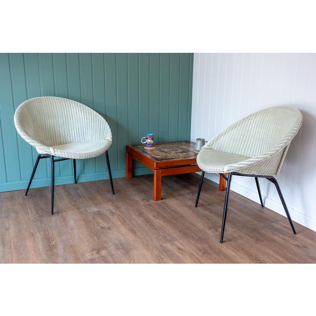 1950s Mid-Century Modern Bauhaus Satellite Cocktail Lounge Chairs in Wicker and Steel by Lloyd Loom for Lusty, 1950s, Set of 2 For Sale - Image 5 of 18