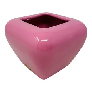 Vintage Haeger Pottery Pink Square Planter 4347 | Art Deco Postmodern Style | Glossy Fuchsia Ceramic Vase | 1980s Home Decor For Sale