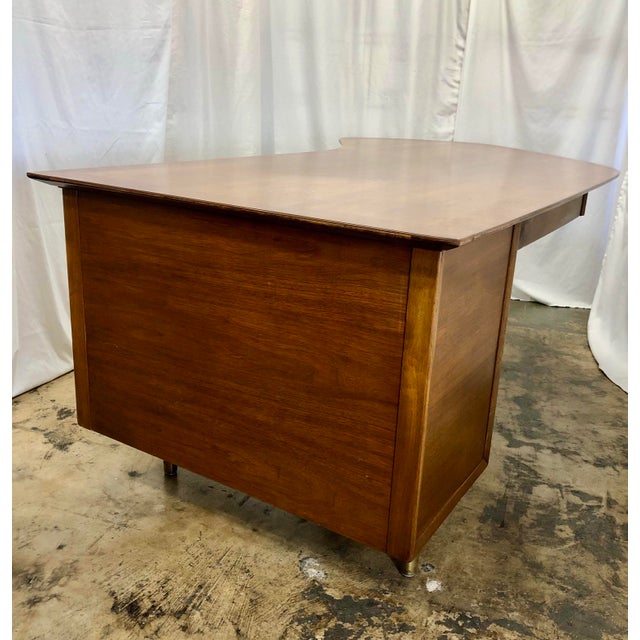 Mid-Century Modern Mid 20th Century Wood Boomerang Desk by Standard Furniture Co. For Sale - Image 3 of 12