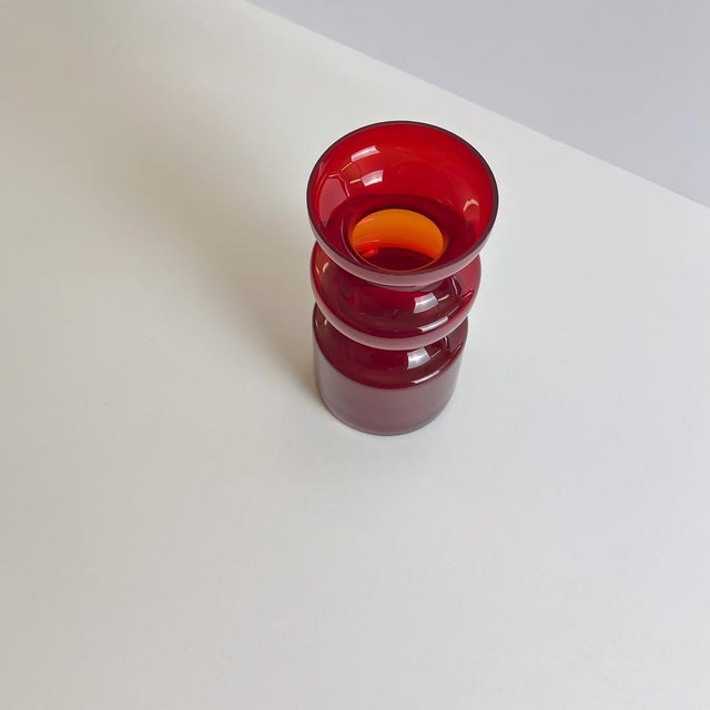 1960s Vintage Swedish Red Glass Vase by Per-Olof Ström for Alsterfors, 1960s For Sale - Image 5 of 10
