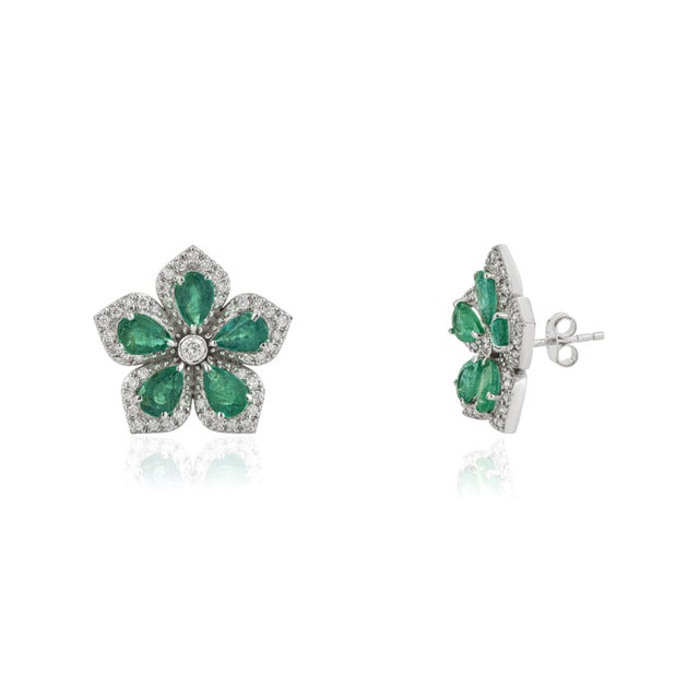VR Jewels Floral Art Deco 3.1ct Emerald Diamond Cluster Gemstone Earrings in 14k Yellow Gold- A Pair For Sale - Image 4 of 16