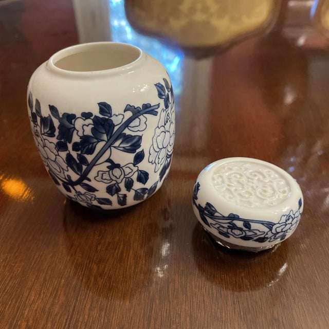 Lovely vintage Asian blue and white lidded jar. Would be great for loose leaf tea storage!
