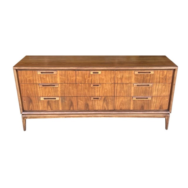 Sculptural Mid-Century Walnut 9-Drawer Dresser in Danish Modern Style For Sale - Image 14 of 17