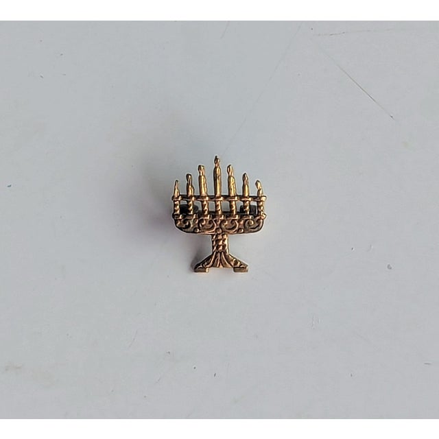Illustration Menorah Vintage Lapel Pin Tie Tack Judaica Detailed Ornate For Sale - Image 3 of 3