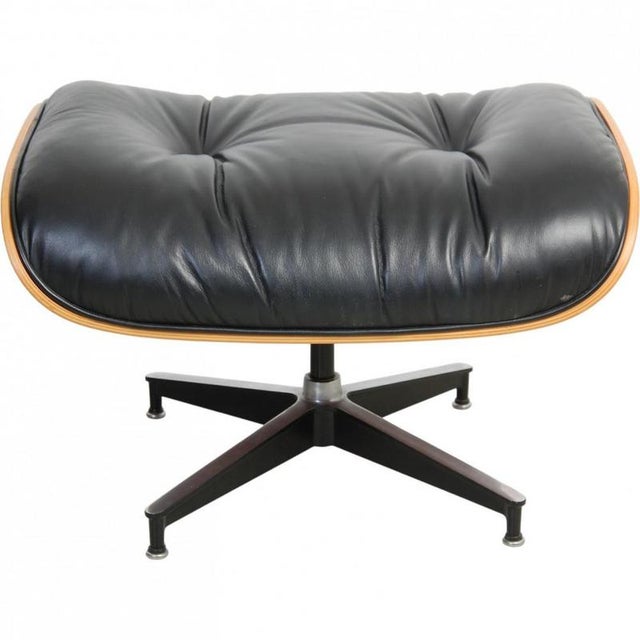 Set of Lounge Chair and Ottoman in Black Leather by Charles and Ray Eames, 1990s For Sale - Image 3 of 18