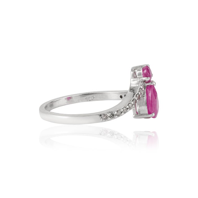 Metal 1.03 Ct Pear Ruby & Diamond Cocktail Ring in 925 Sterling Silver, Size 6 - Everyday Luxe For Sale - Image 7 of 14