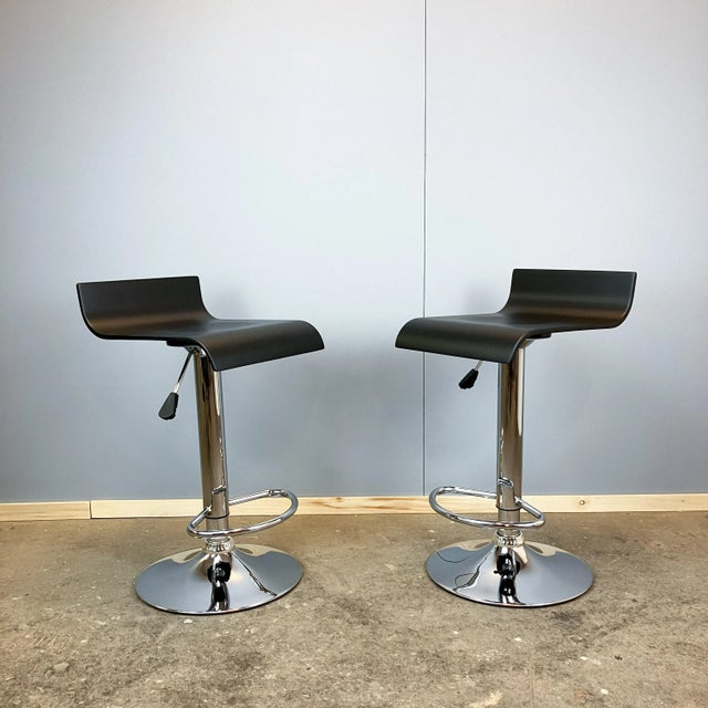 Height-Adjustable Bar Stools in Chrome and Bent Plywood, 1970s, Set of 2 For Sale - Image 9 of 12