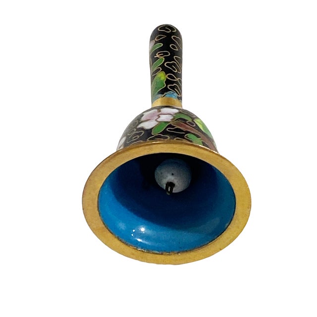 Superb chinoiserie Set Of three old Cloisonné Enamel objects composed of a bell, a bowl ?ashtray and a snuff bottle Bowl-...