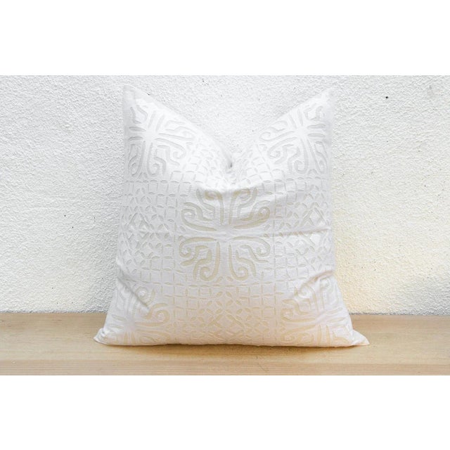 Indian Cream Sol Euro Applique Pillow Cover For Sale - Image 3 of 7