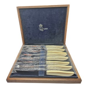 Vintage Queen Cutlery Bakelite Steak Knifes, Set of Eight