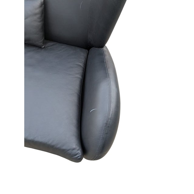 Vladimir Kagan Wingback American Leather Studio Fiftyish Black Leather Sofa Silver-Toned Feet For Sale - Image 6 of 7