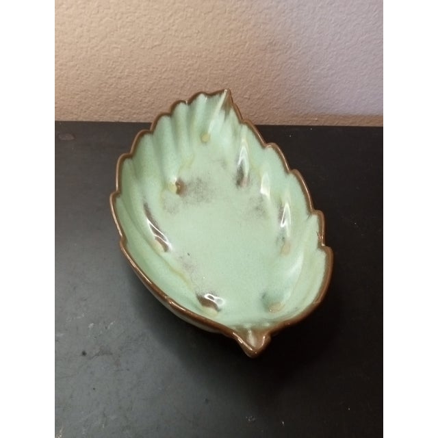 GORGEOUS VTG Frankoma Green Glaze 12" Leaf Bowl This vintage Frankoma Green Glaze 12" Leaf Bowl is a stunning piece of mid...