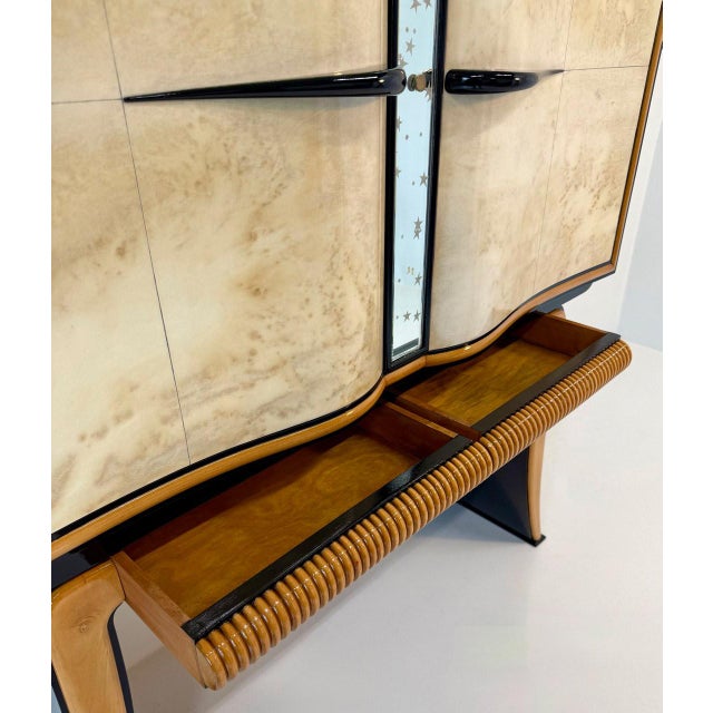 Italian Art Deco Bar Cabinet in Parchment attributed to Paolo Buffa, Italy, 1940s For Sale - Image 15 of 18