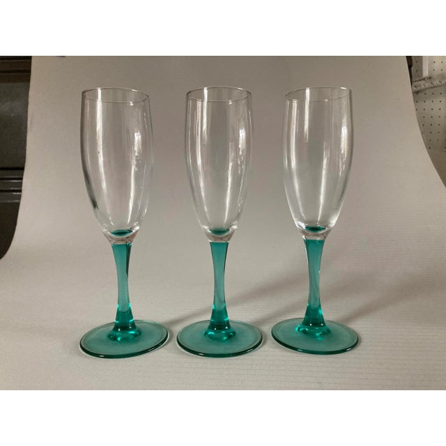 1980s Vintage French Clear and Green Champagne Glasses S/3 For Sale - Image 5 of 5