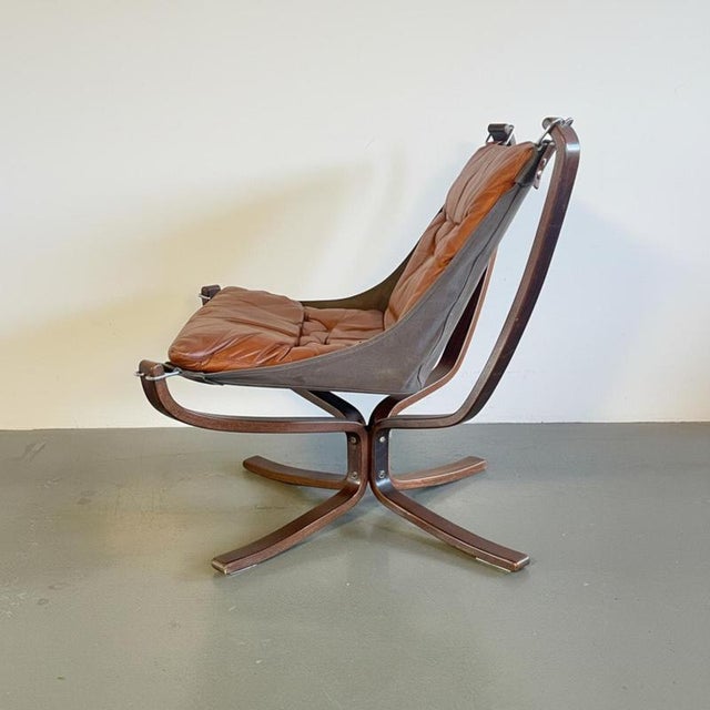 Vintage Low-Backed Falcon Chairs in Light Brown Leather by Sigurd Resell For Sale - Image 6 of 9