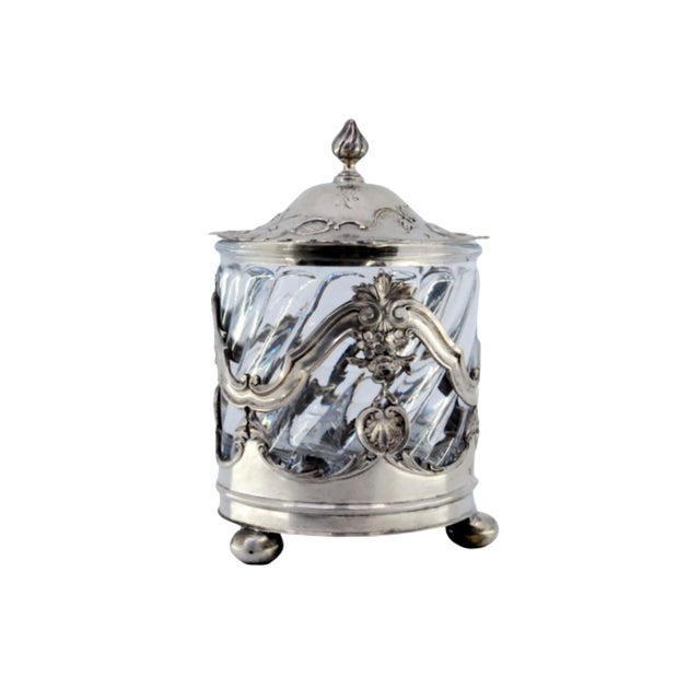 Silver Bonbon Box with a Cut Glass Core and Relief with Flowers and Plant Motifs and Supported by Three Round Feet. For Sale - Image 10 of 10