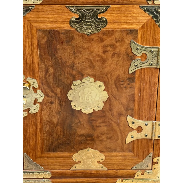 Brown 1980s Vintage Korean Elm Burl Brass Bound Bandaji Scholars Chest For Sale - Image 8 of 10