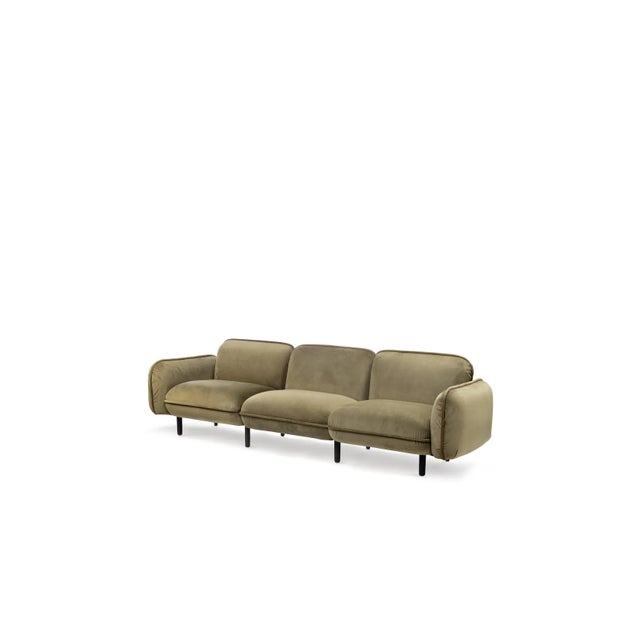 Bean modular sofa combines simple design with functionality. Due to its rounded corners, it is easy to join the segments...